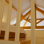 Bonjardim Traveller\'S House